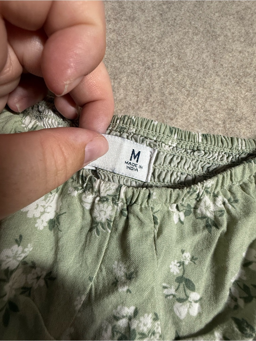 Hollister Light Sage Green Floral Puff-Sleeve Crop Top‎ - Picture 6 of 9